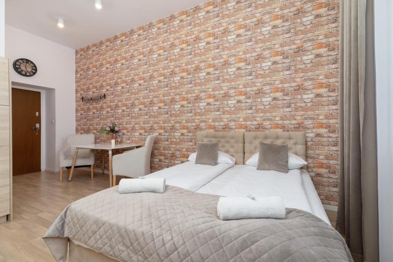 Beautiful Apartments Krakow Dietla By Noclegi Renters Bagian luar foto